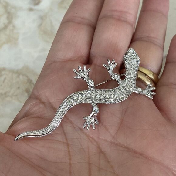 Silver Tone Crystals Salamander Brooch - Picture 8 of 8